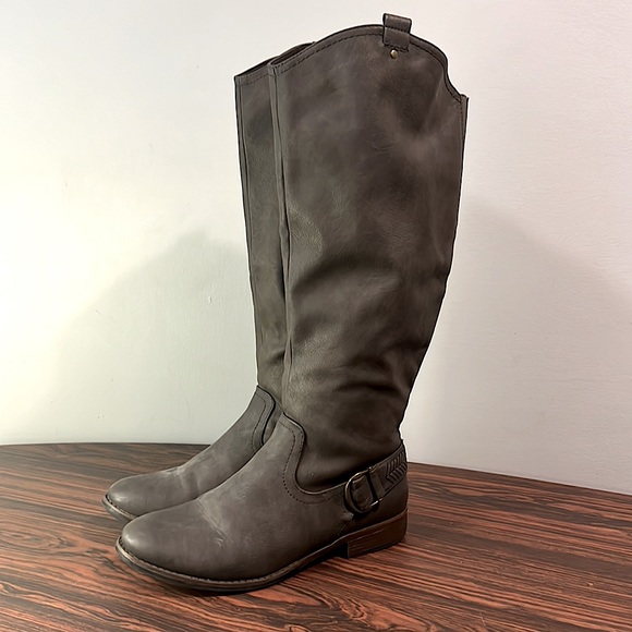 Bass Adriena Extended Calf Tall Boot sz 9.5M. Great Condition! - Picture 2 of 7